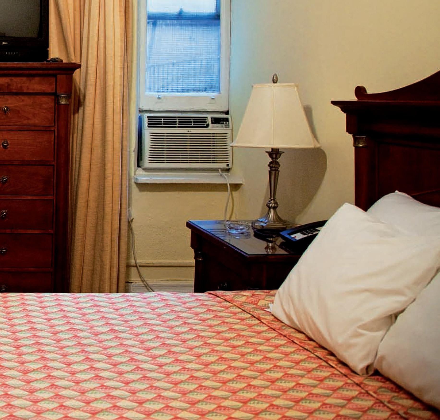 Hotel Chelsea, New York. Camera 23 - Landscape Photograph Marrone di Victoria Cohen