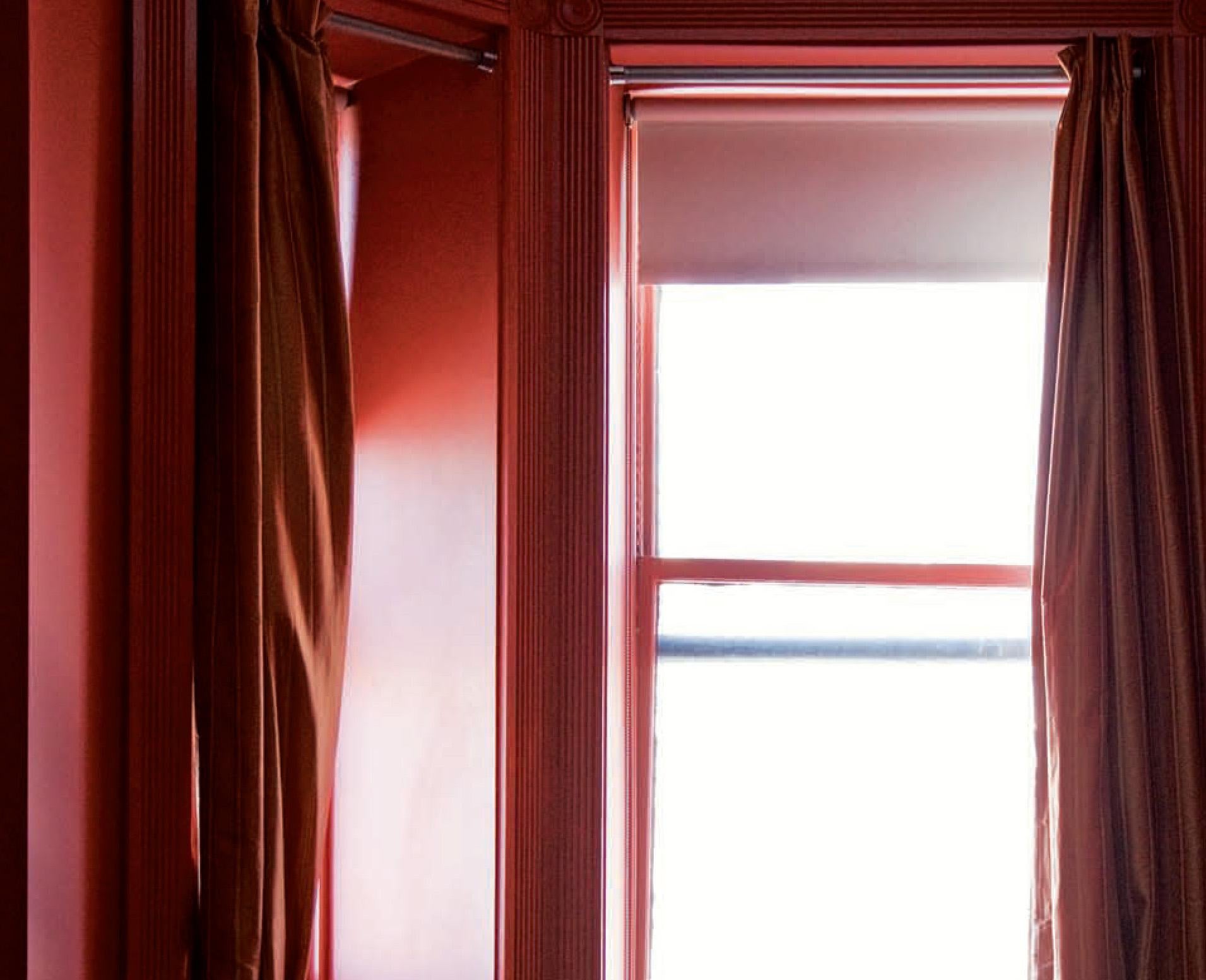 Hôtel Chelsea, New York. Chambre 617 - Contemporain Photograph par Victoria Cohen