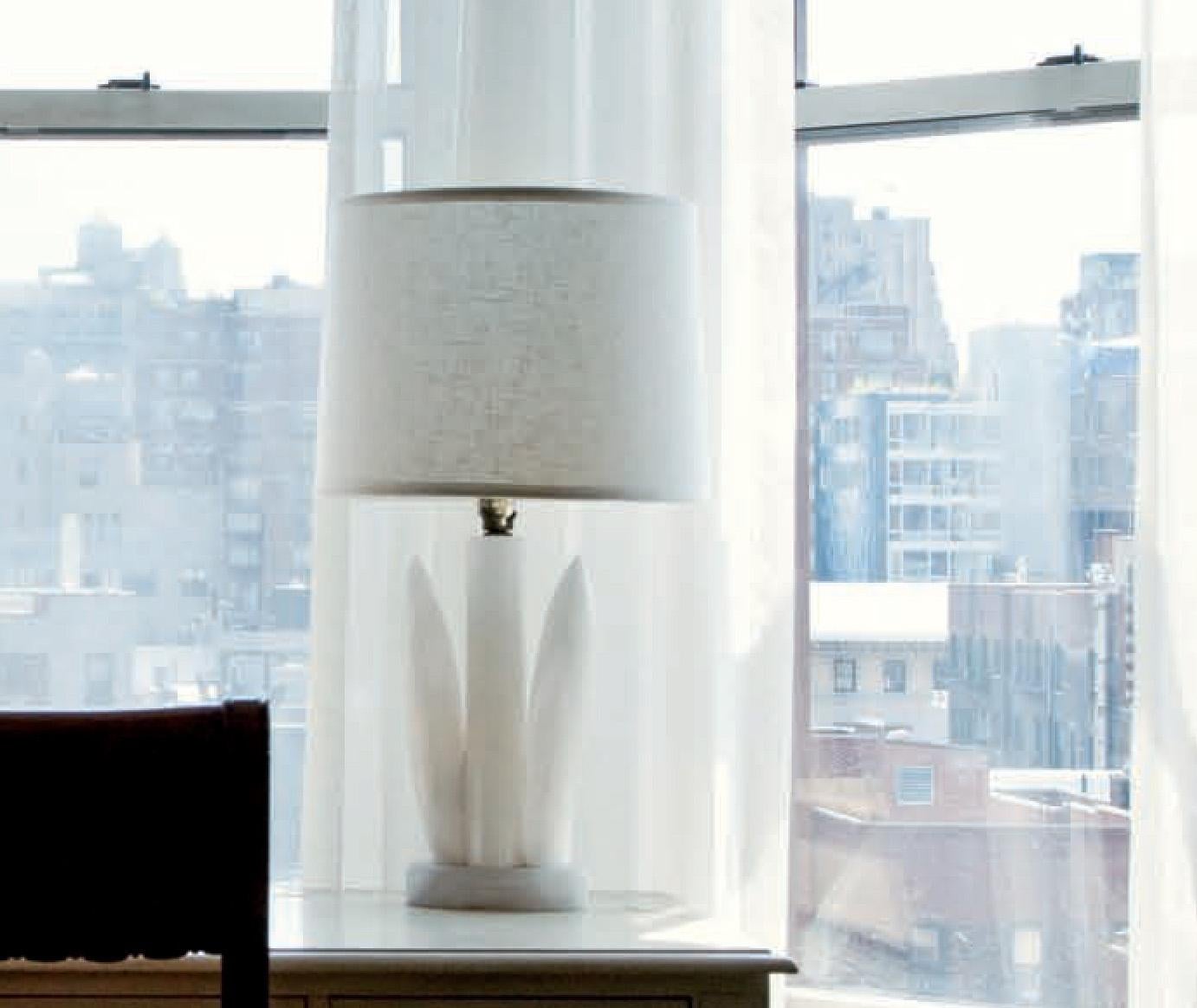 Hotel Chelsea, Nueva York. Sala 712 - Photograph Contemporáneo de Victoria Cohen