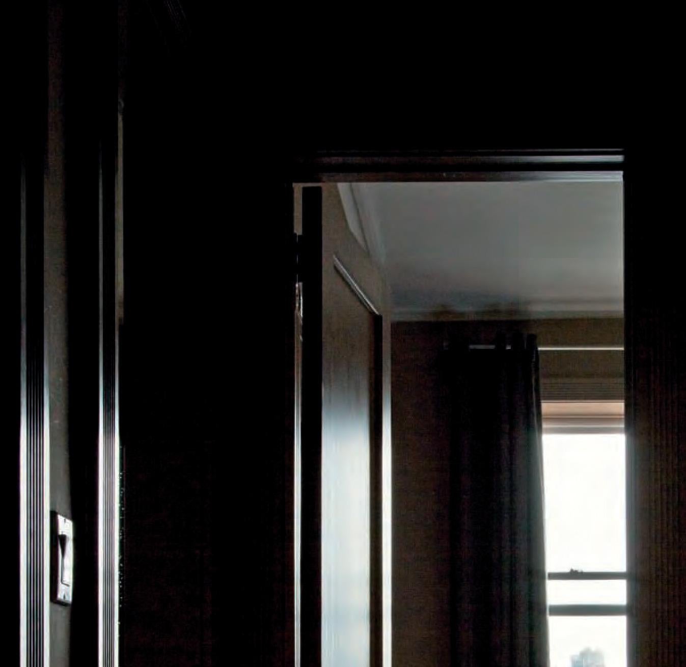 Hotel Chelsea, New York. Zehnth Floor, Süden – Photograph von Victoria Cohen