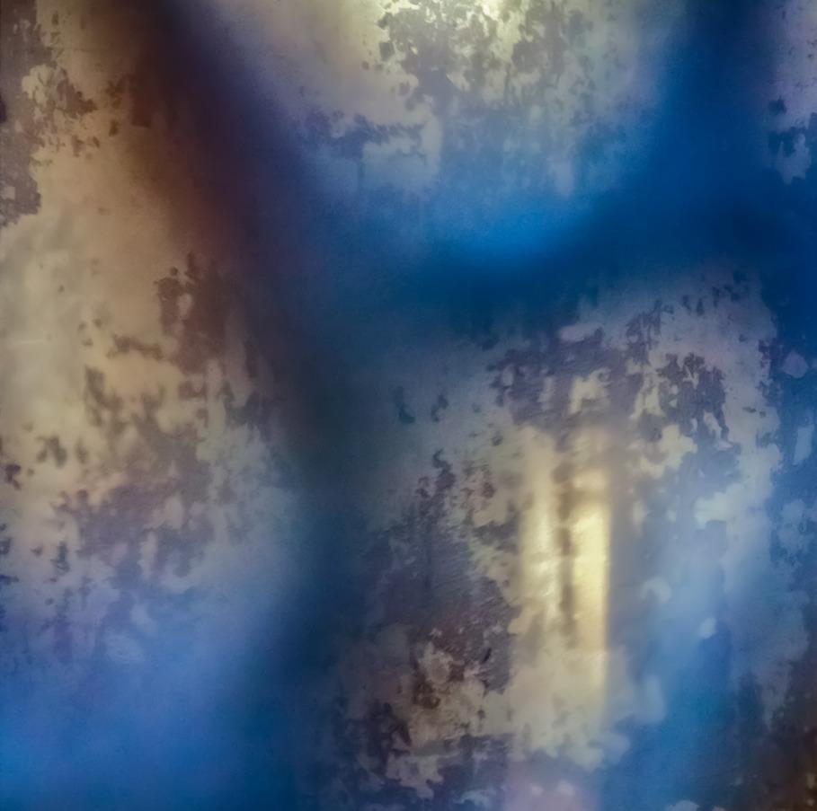 REVERENCIA nº 8. París. Francia. De la serie REVERENCIA - Still-Life Photograph Azul de Victoria Cohen
