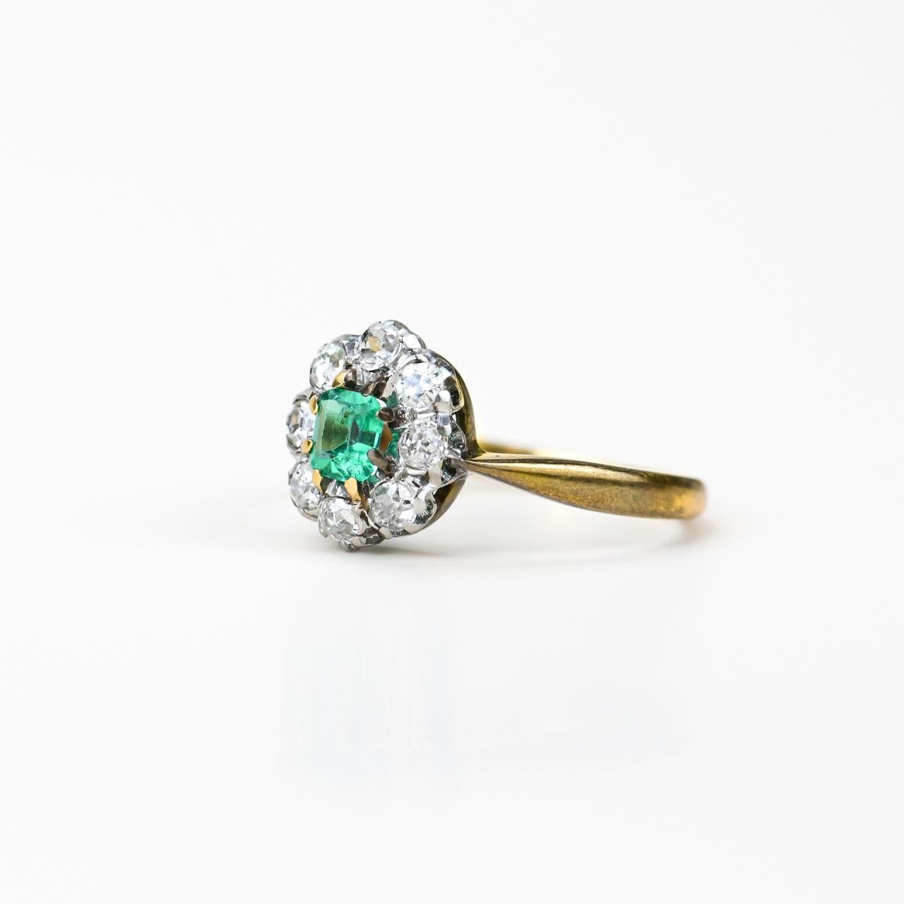 Victoria Colombian Emerald and Diamond Ring For Sale 2