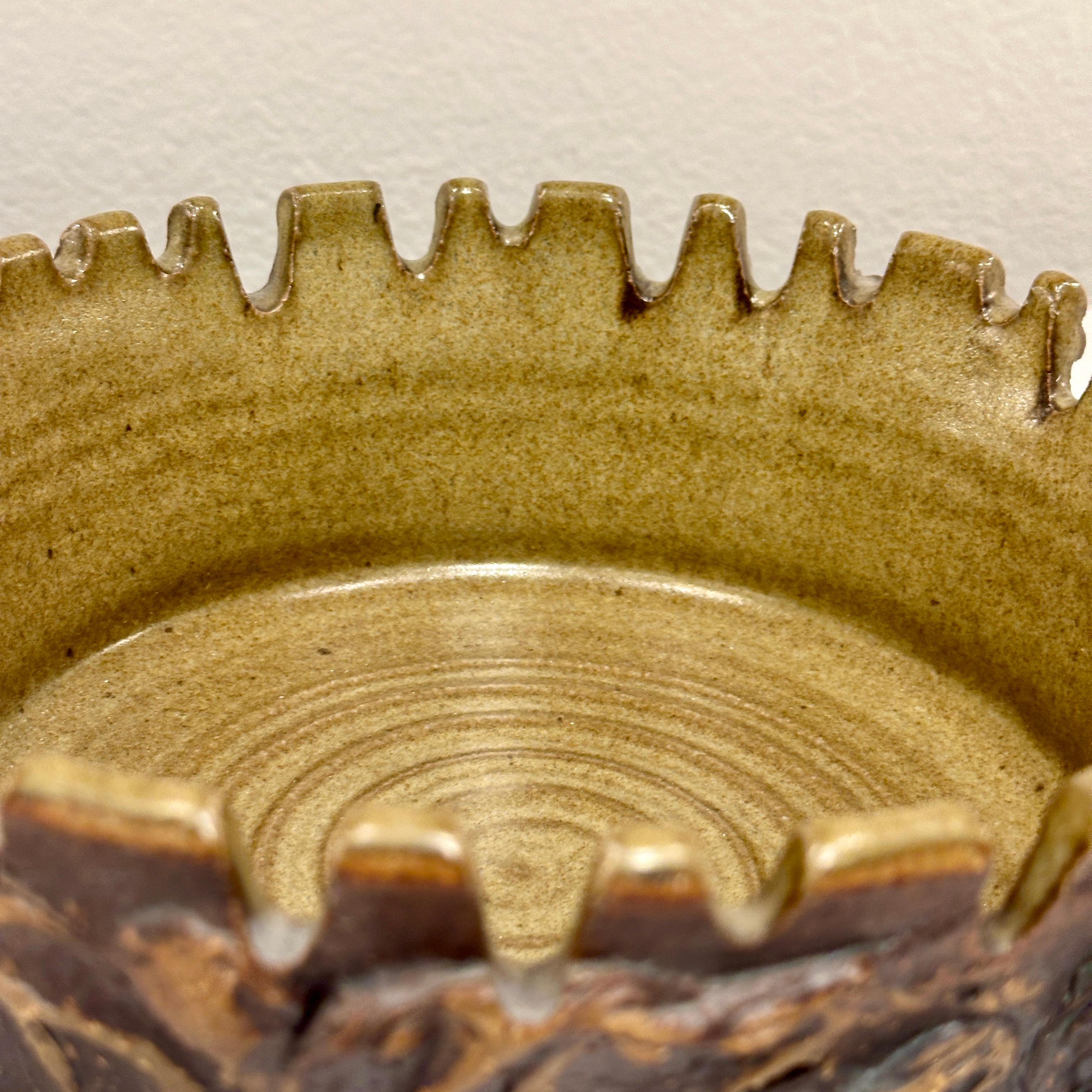 Victoria Littlejohn California Pottery  Ciotola in ceramica dentellata, 1960 ca in vendita 3