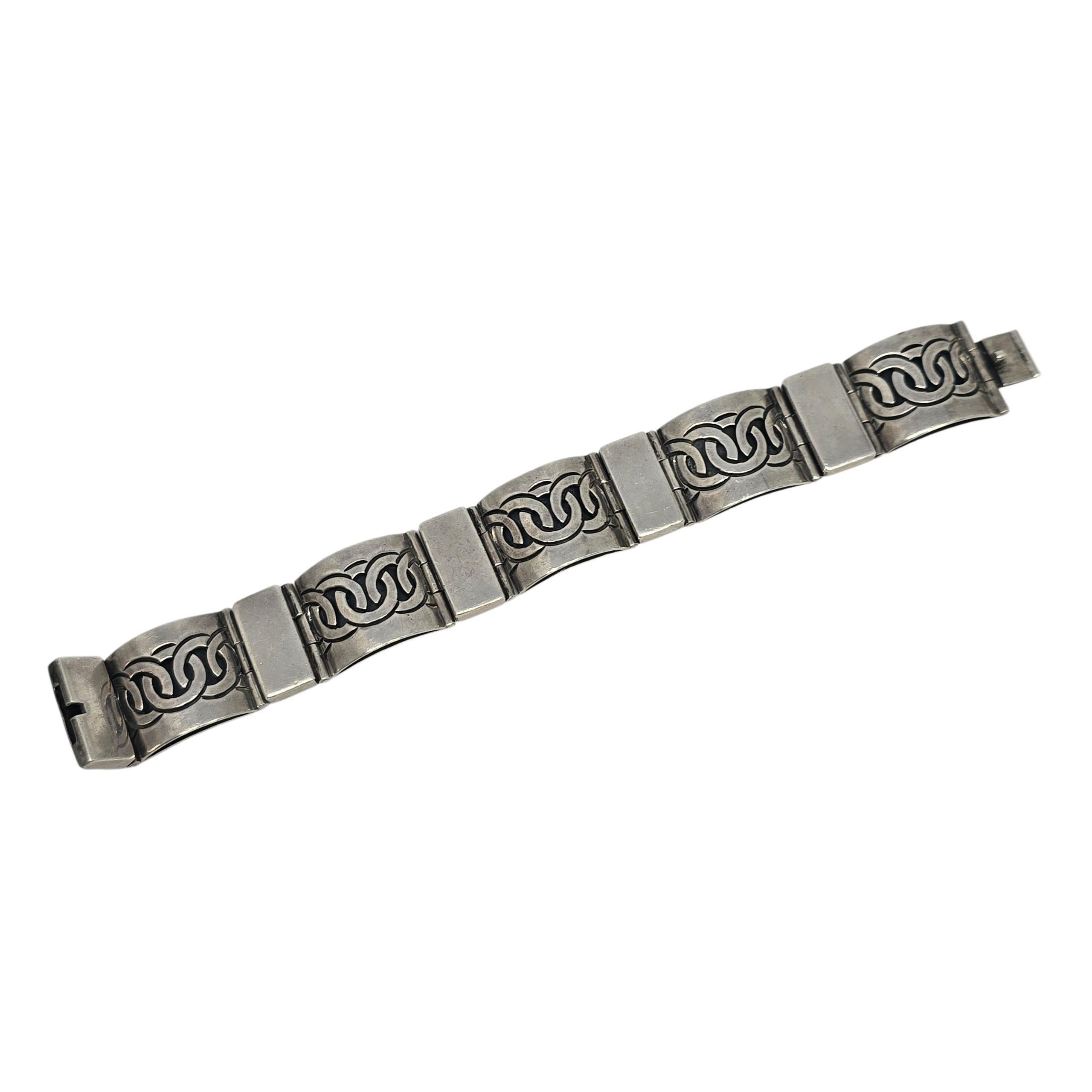 Victoria Mexico Sterling Silver Pattern 62 Panel Bracelet #22836 In Good Condition For Sale In Washington Depot, CT