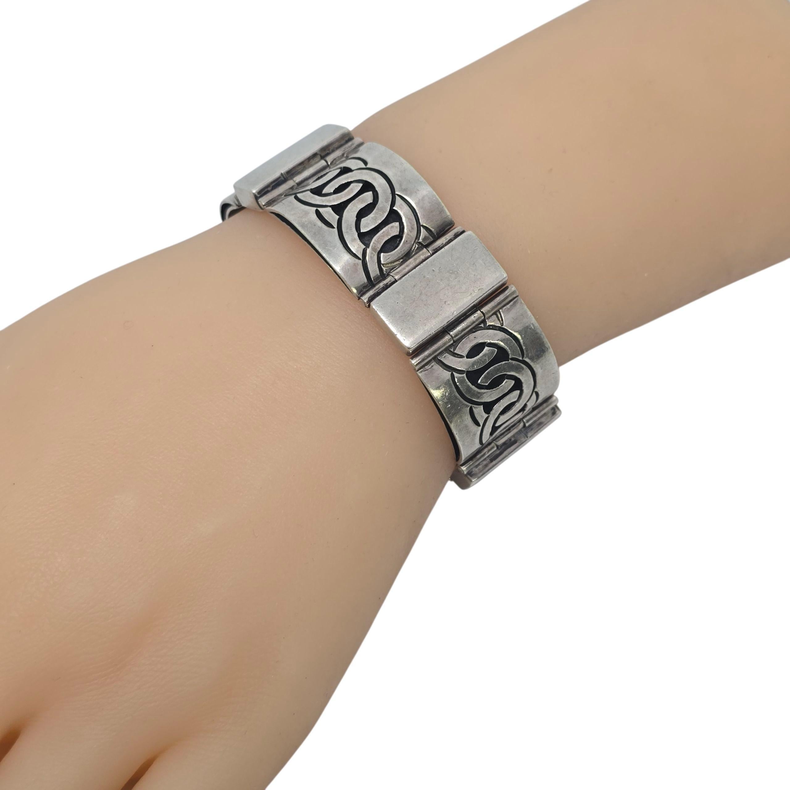 Victoria Mexico Sterling Silver Pattern 62 Panel Bracelet #22836 For Sale 5