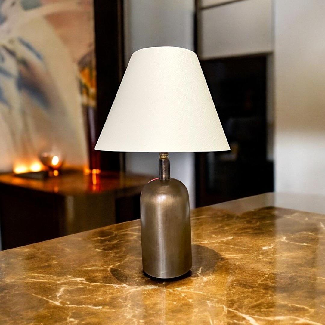 Fatto a mano Victoria Reimagined, una miscela del 21° secolo di charme d'epoca ed Eleganza moderna in vendita