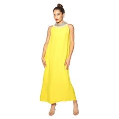 Victoria Royal 1960's Yellow W/ Beaded Neckline Dress (Vestito con scollatura di perline)