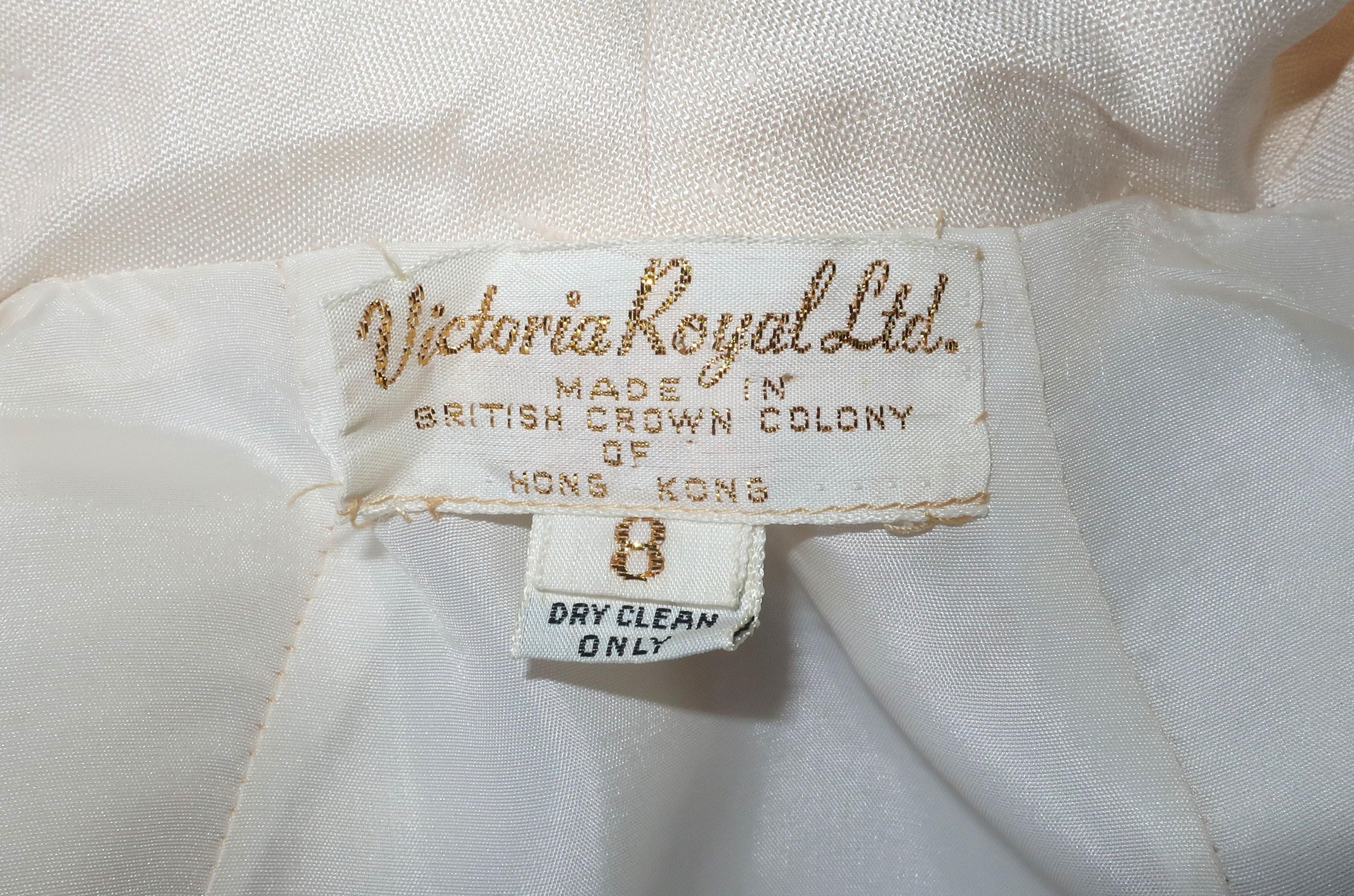 VICTORIA ROYAL - Robe dos nu en soie perlée avec veste, années 1960 en vente 8