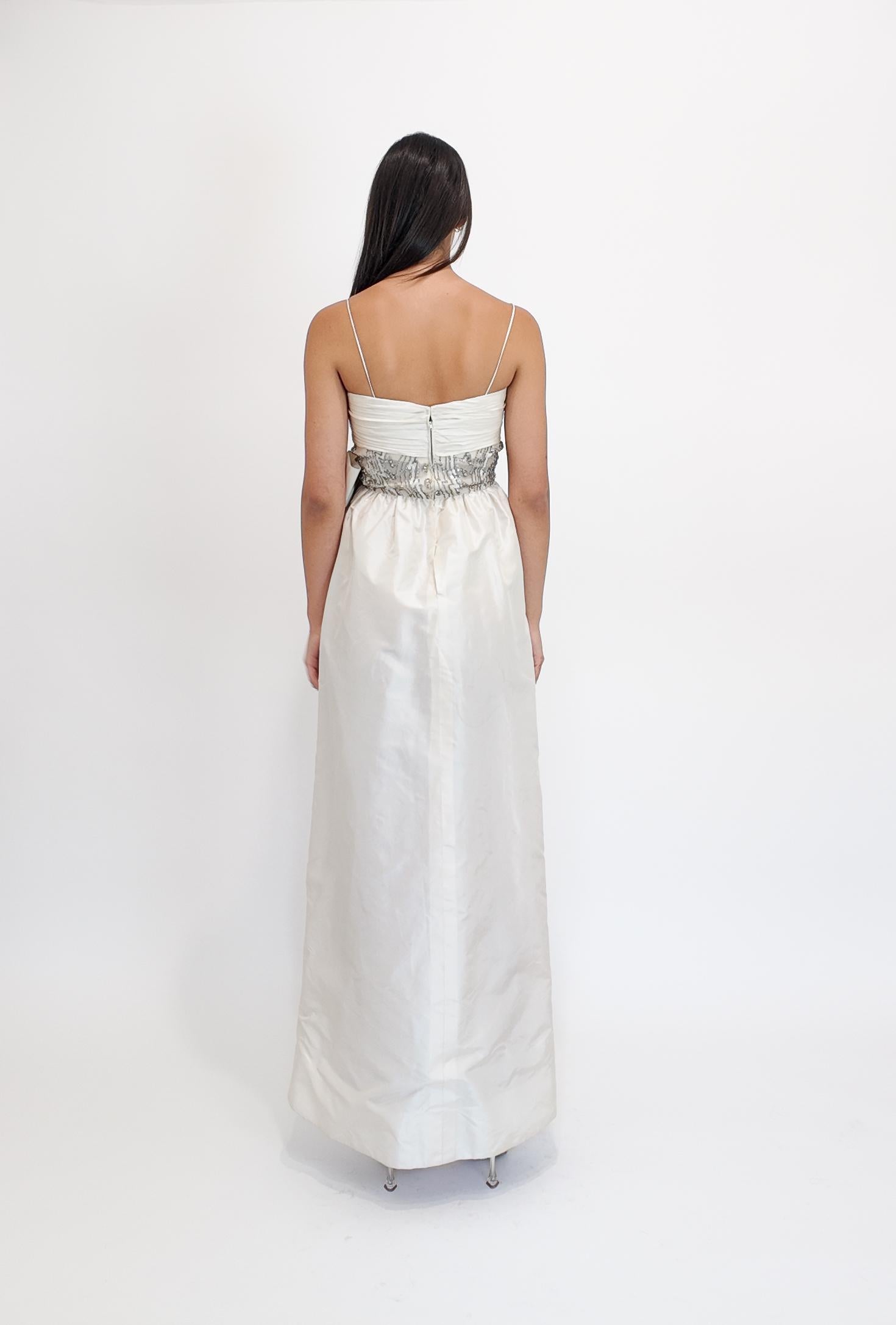 Victoria Royal Elfenbein Tulpe Stil Perlen Mieder Kleid mit Schleife Detail im Angebot 1