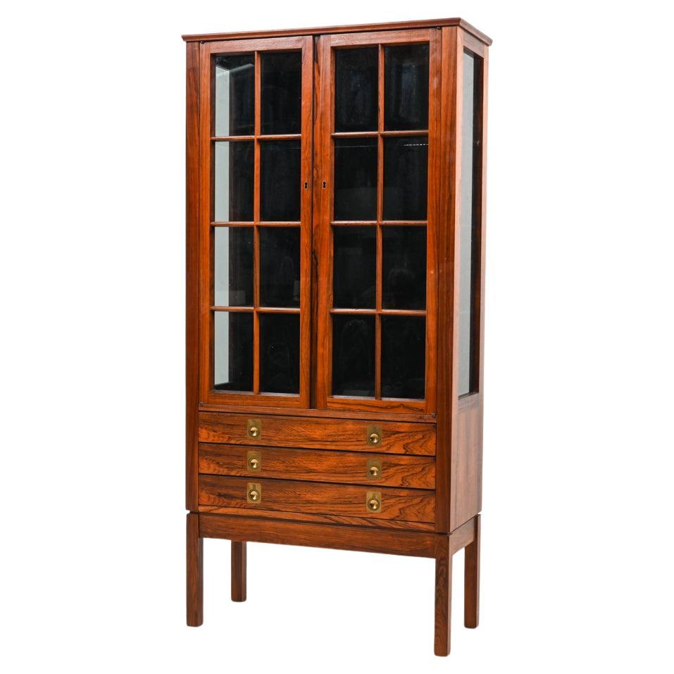 Vitrine "Victoria" en bois de rose par Torbjørn Afdal pour Bruksbo Mellemstrands en vente