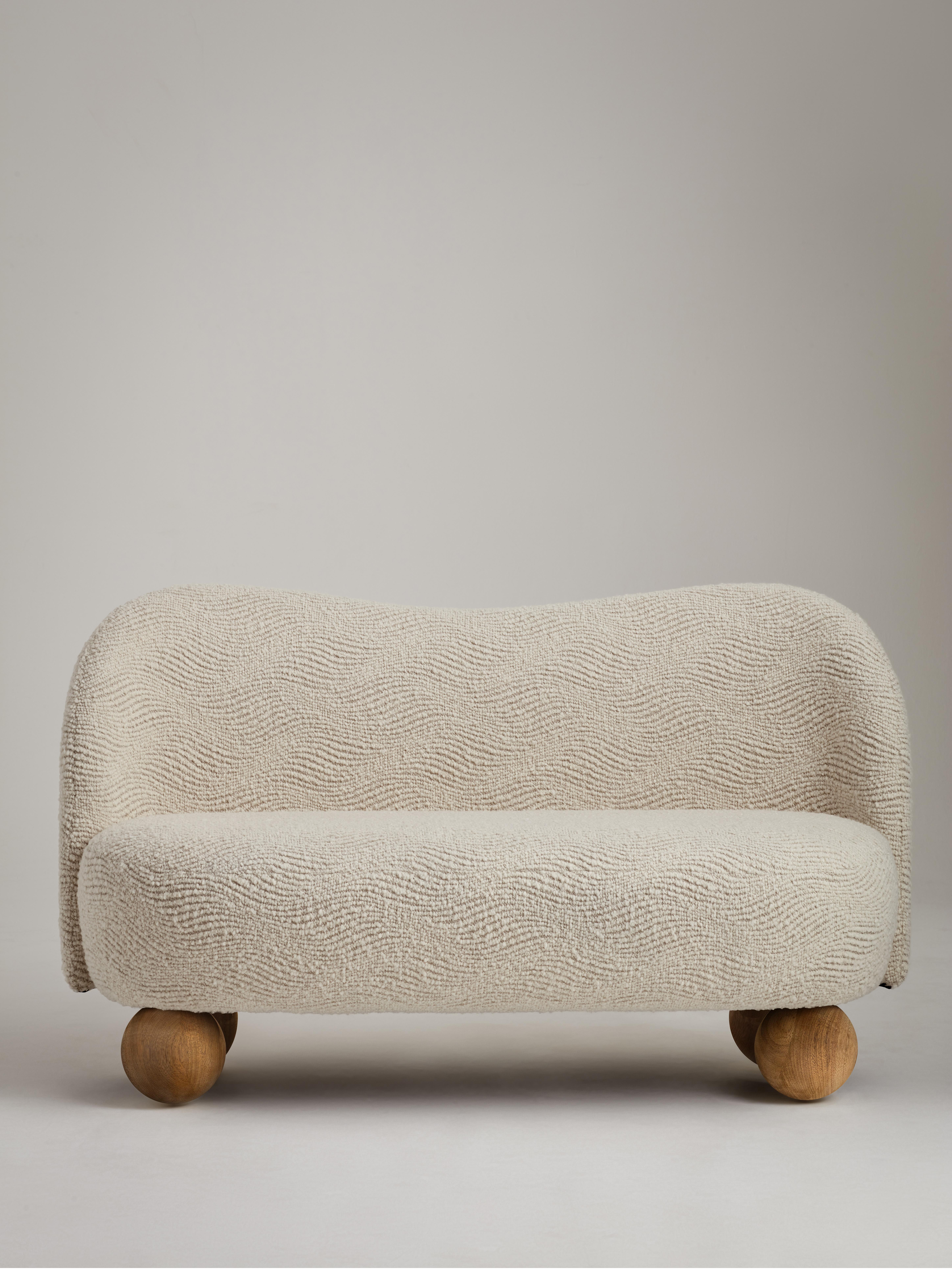 Canapé Victoria de Le Berre Vevaud
Dimensions : L 142 x P 67 x H 81 cm : L 142 x D 67 x H 81 cm.
Matériaux : Pieds en bois massif SIPO recouverts de tissu Misia Rayon de Lune


Depuis plus de 15 ans, Raphaël Le Berre et Thomas Vevaud écrivent