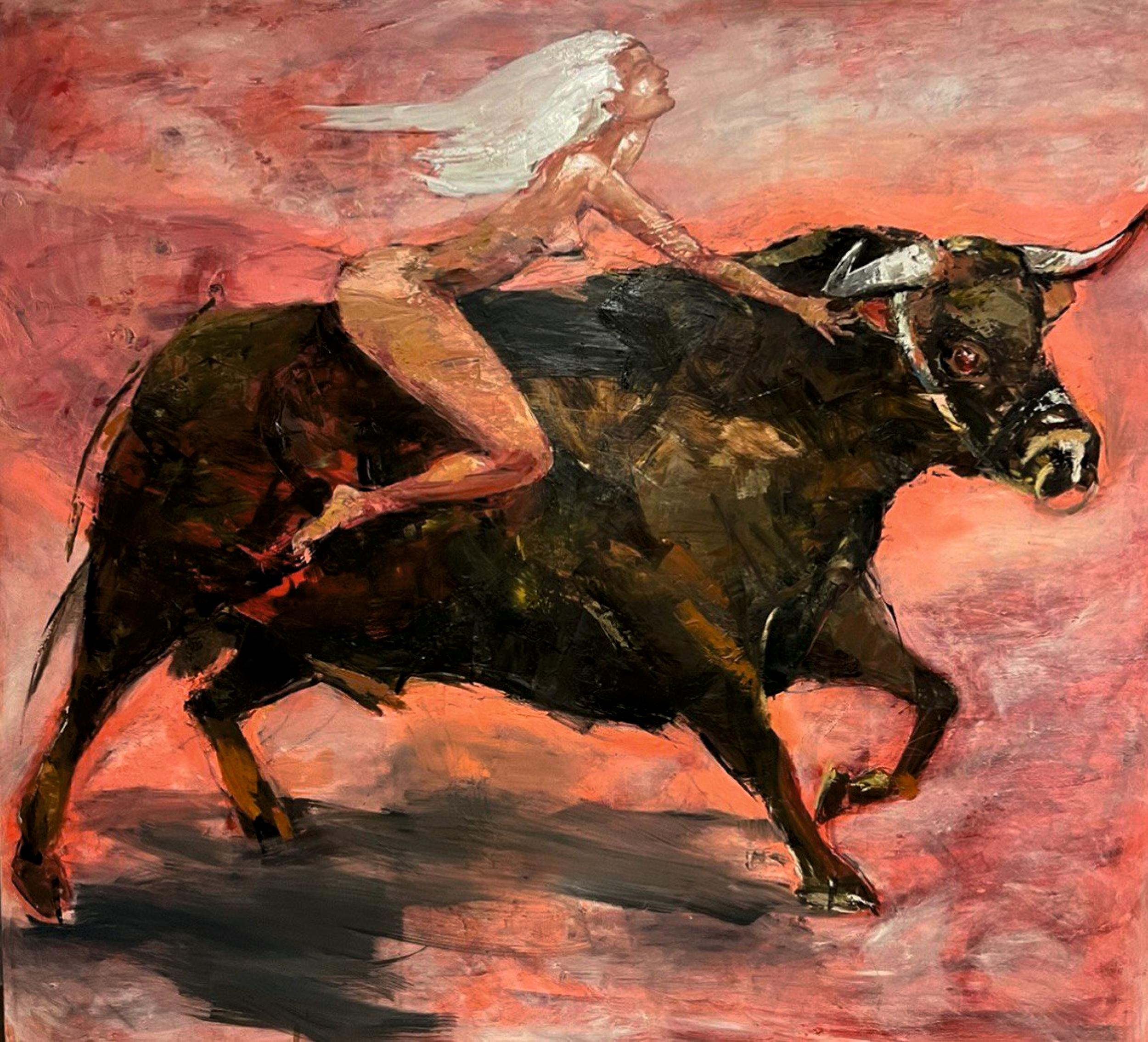 Salpicaduras contemporáneas de fondo rojo vibrante c. Pintura con forma de toro y mujer