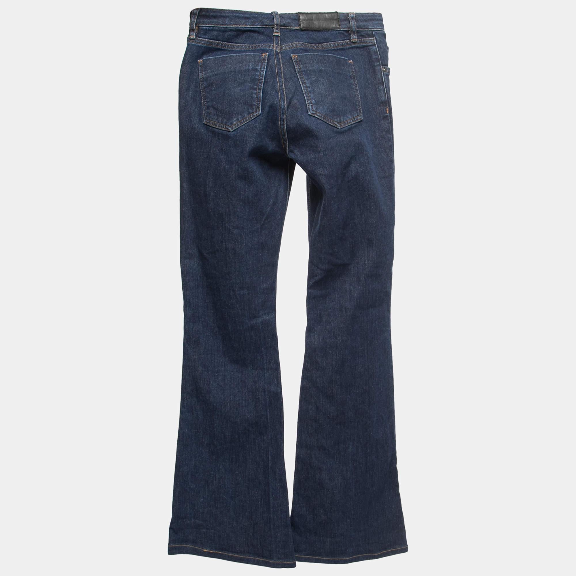 Tadellos geschnittene Jeans gehören zu einer gut sortierten Garderobe. Diese Designerjeans sind fein genäht, um Ihnen den gewünschten Look und ganztägigen Komfort zu bieten.