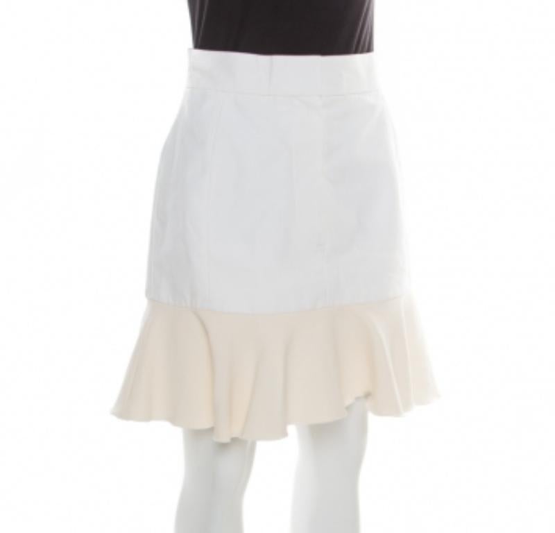 Victoria Victoria Beckham Mini jupe à ourlet volanté en toile crème M. Pour femmes en vente