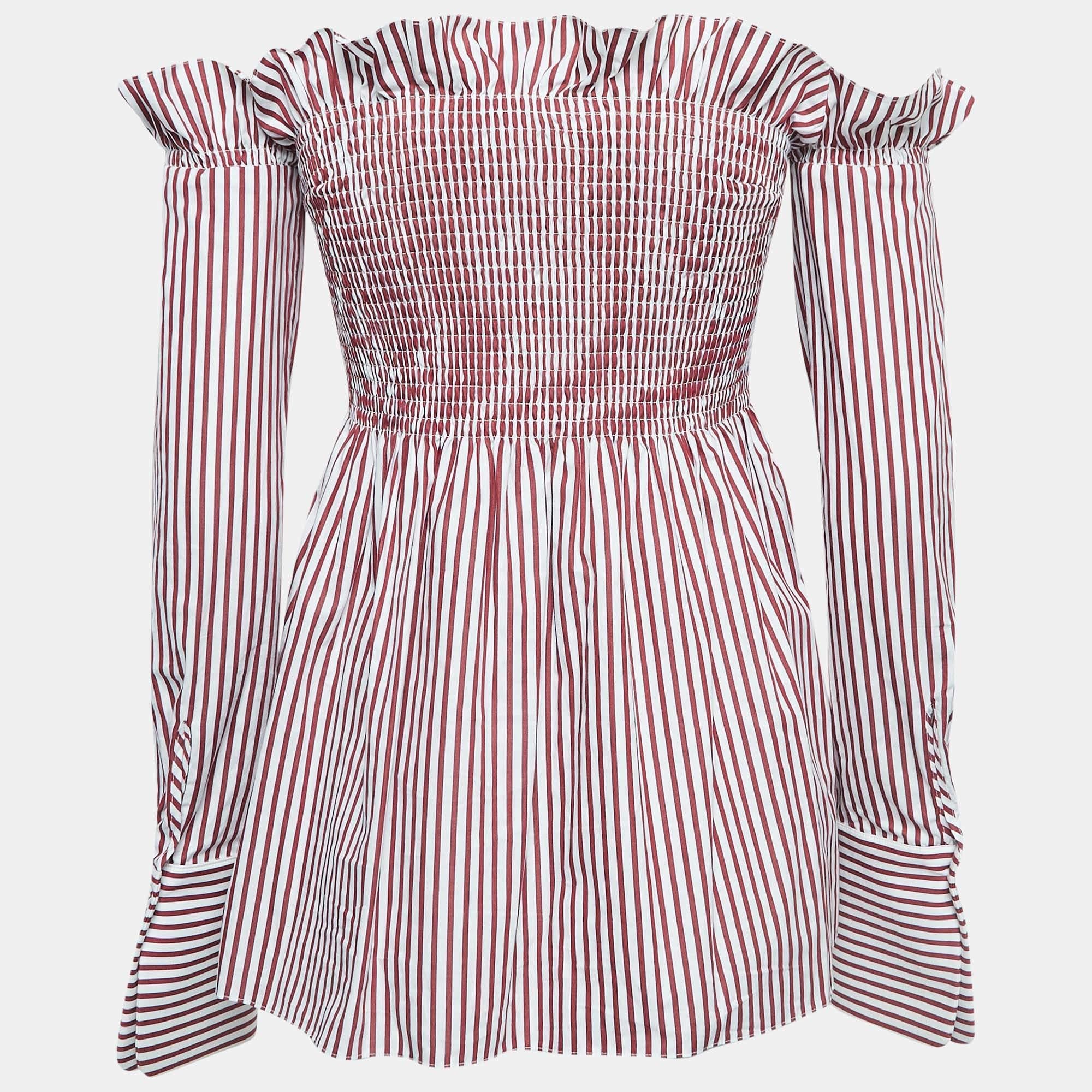 Indossa questa camicetta firmata per trovare stile e comfort. Realizzata con i migliori tessuti, la creazione è stata curata nei minimi dettagli. Abbinalo a pantaloni e tacchi.