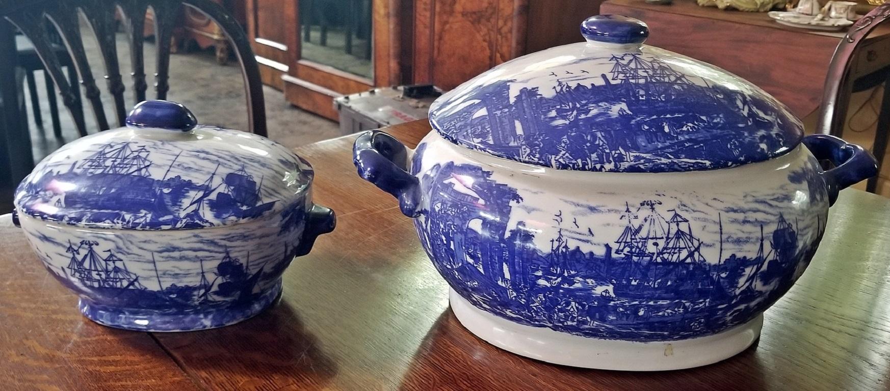 Peint Soupières à couvercle en pierre de fer Victoria Ware représentant des scènes d'expédition