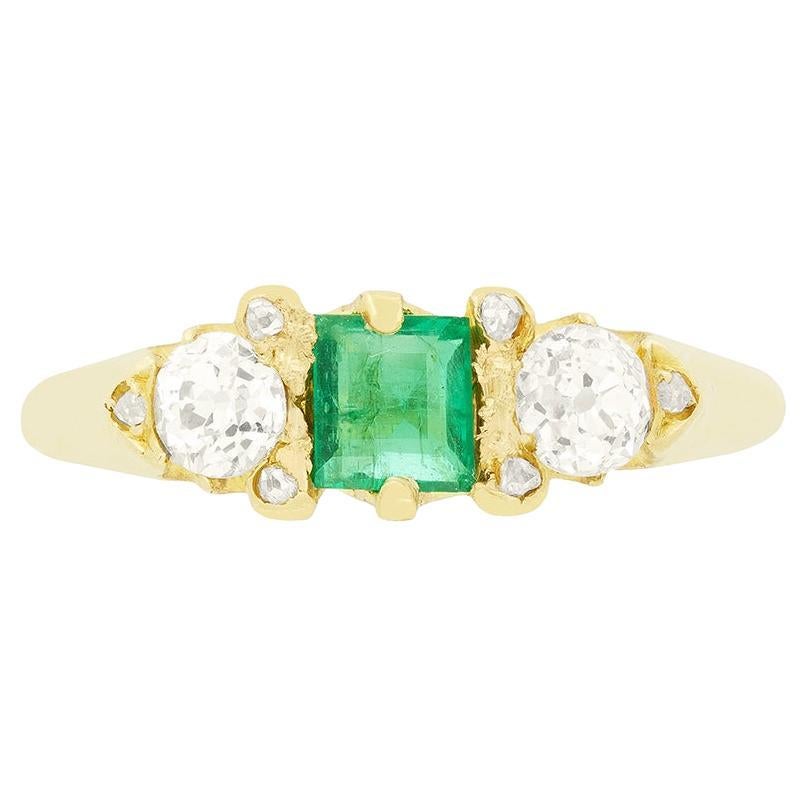 Bague trilogie victorienne de 0,30 ct d'émeraude et de diamant, c.I.C. en vente