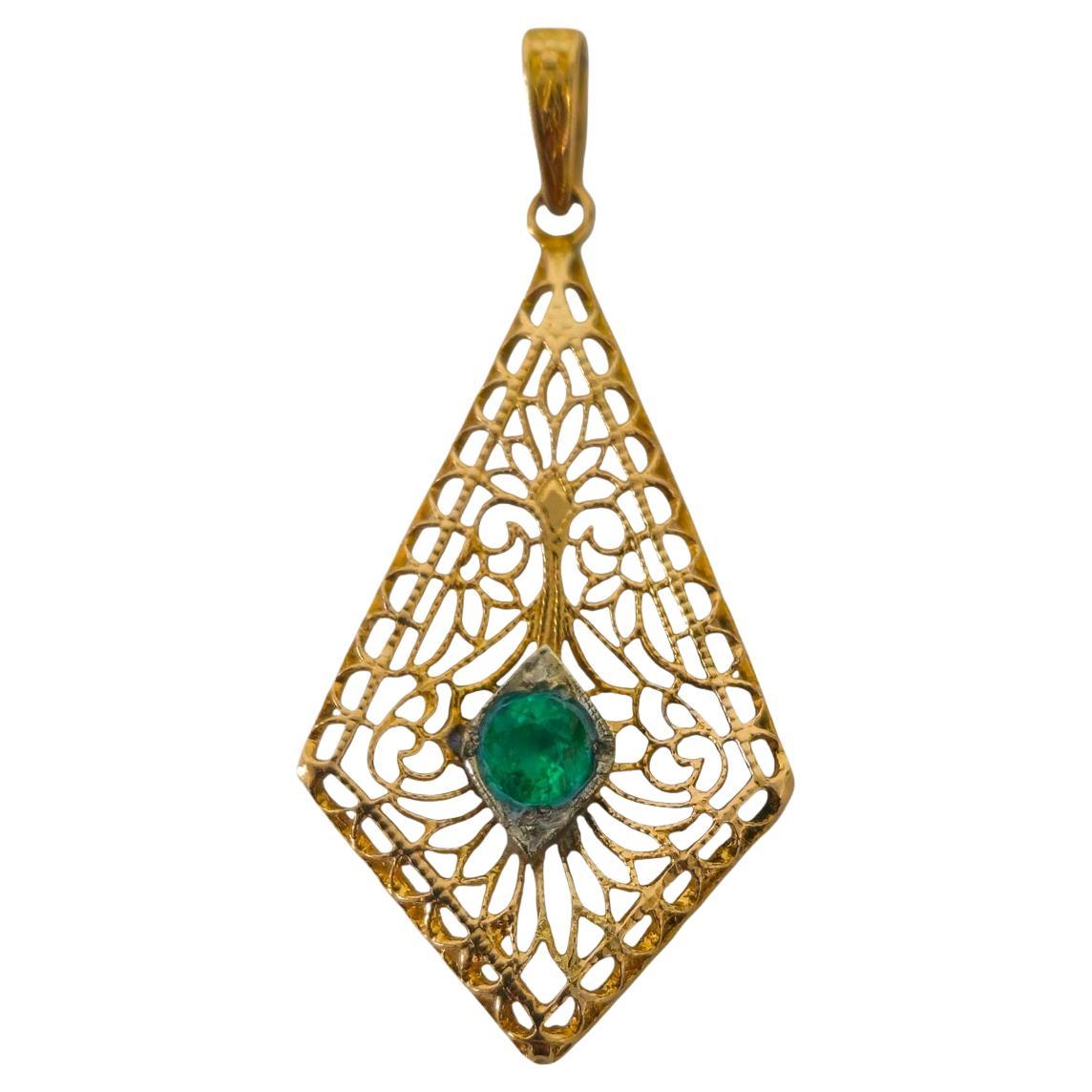 Victorian 0.32 Carat Natural Emerald Pendant For Womens