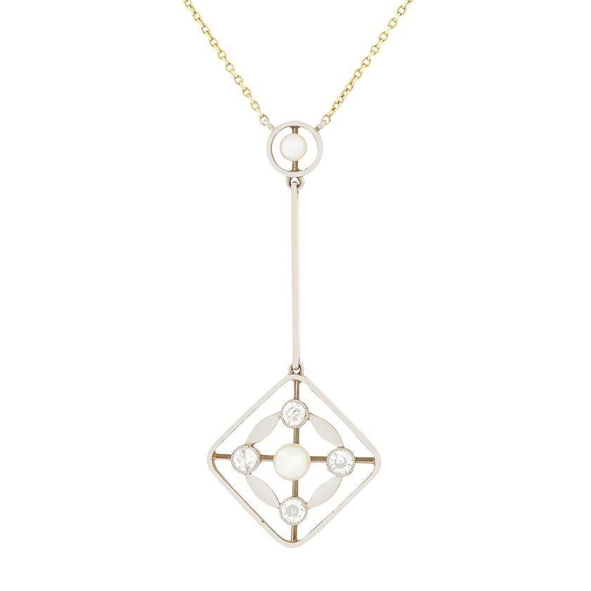 Victorian 0.40ct Diamond and Pearl Drop Necklace, c.1900s In Good Condition For Sale In London, GB