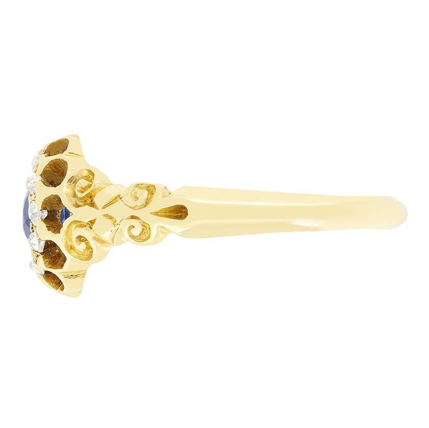 Viktorianischer Cluster-Ring mit 0,40 Karat Saphir und Diamant, ca. 1880er Jahre (Ovalschliff) im Angebot