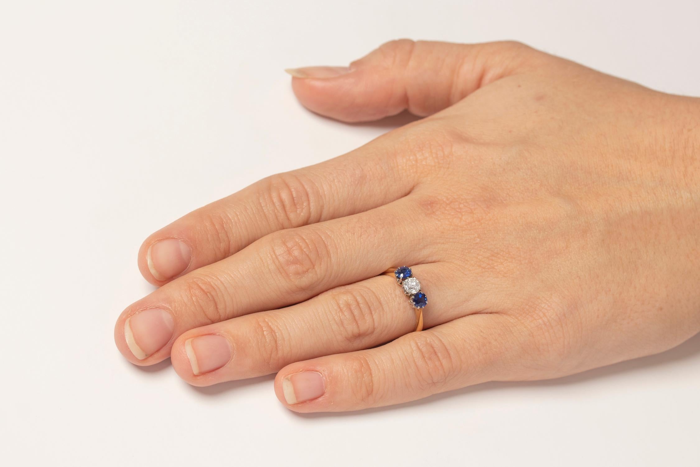 Victorian 0.50 Carat Diamond and Sapphire Three-Stone Ring, circa 1900s 1