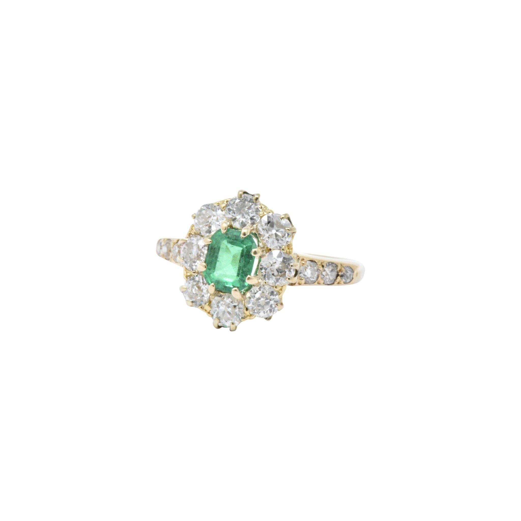Victorian 1.45 Carats Emerald Diamond 14 Karat Gold Cluster Ring In Good Condition In Philadelphia, PA
