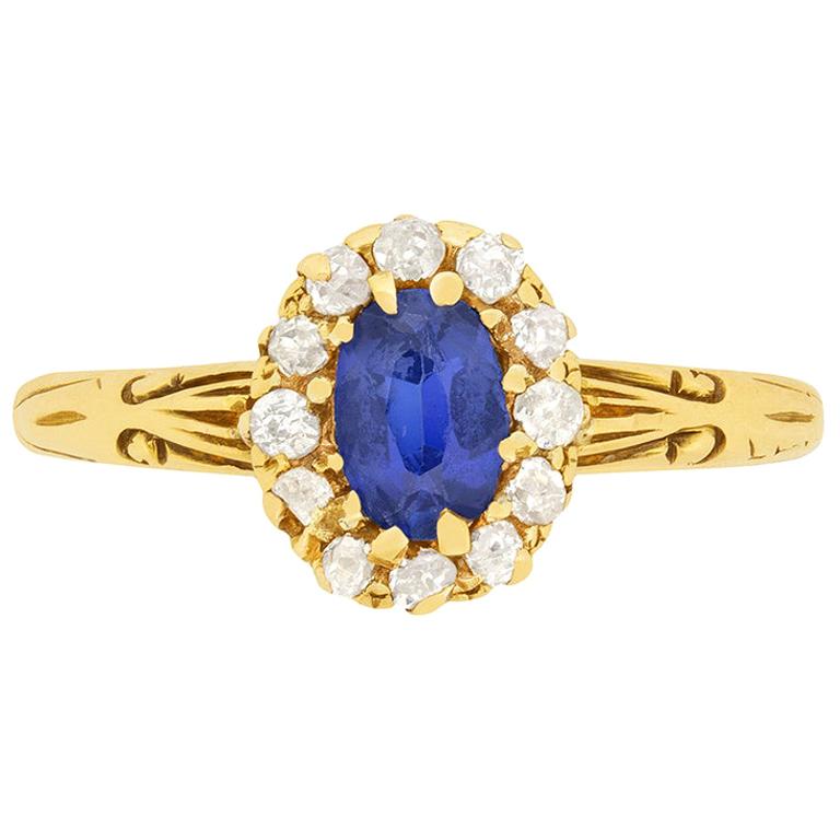 Bague Halo Victorienne en saphir et diamant de 0::50 carat:: vers 1880s