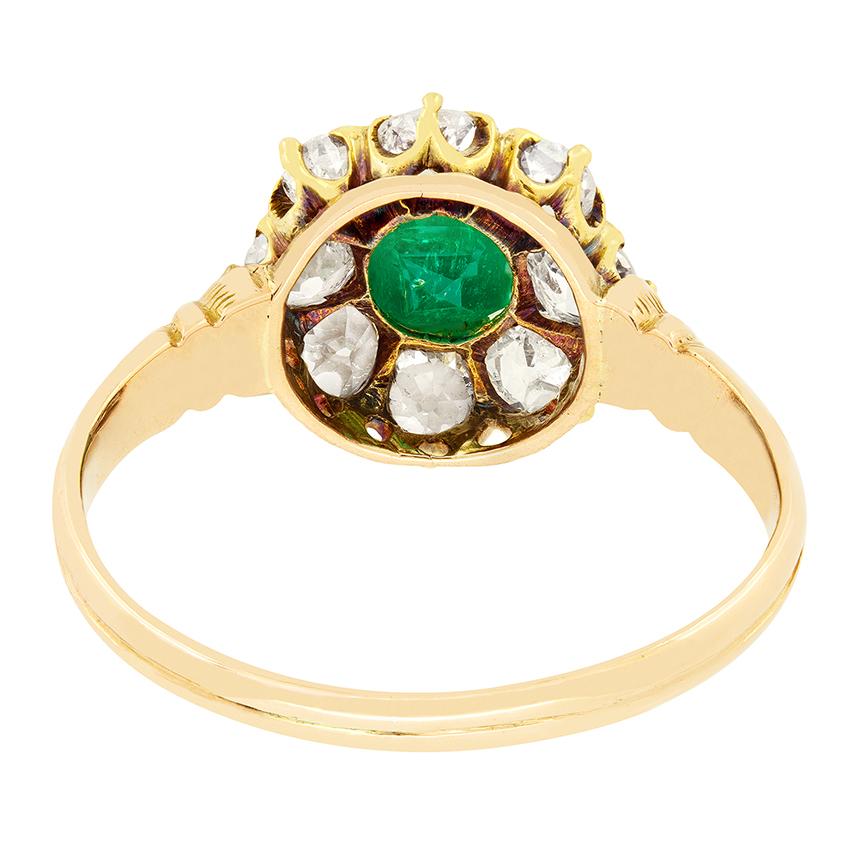 Viktorianischer 0,50ct Smaragd- und Diamant-Cluster-Ring, ca. 1880er Jahre im Zustand „Gut“ im Angebot in London, GB