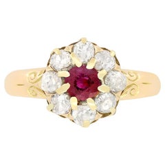 Anillo victoriano en racimo de rubíes y diamantes de 0,50 ct, Hallmarked 1885