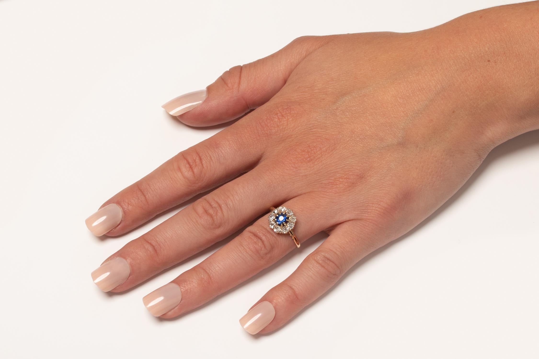 Victorian 0.50ct Sapphire and Diamond Halo Ring, c.1880s For Sale 1