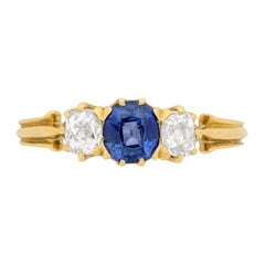 Viktorianischer Dreisteinring mit 0,50 Karat Saphir und Diamant, um 1900