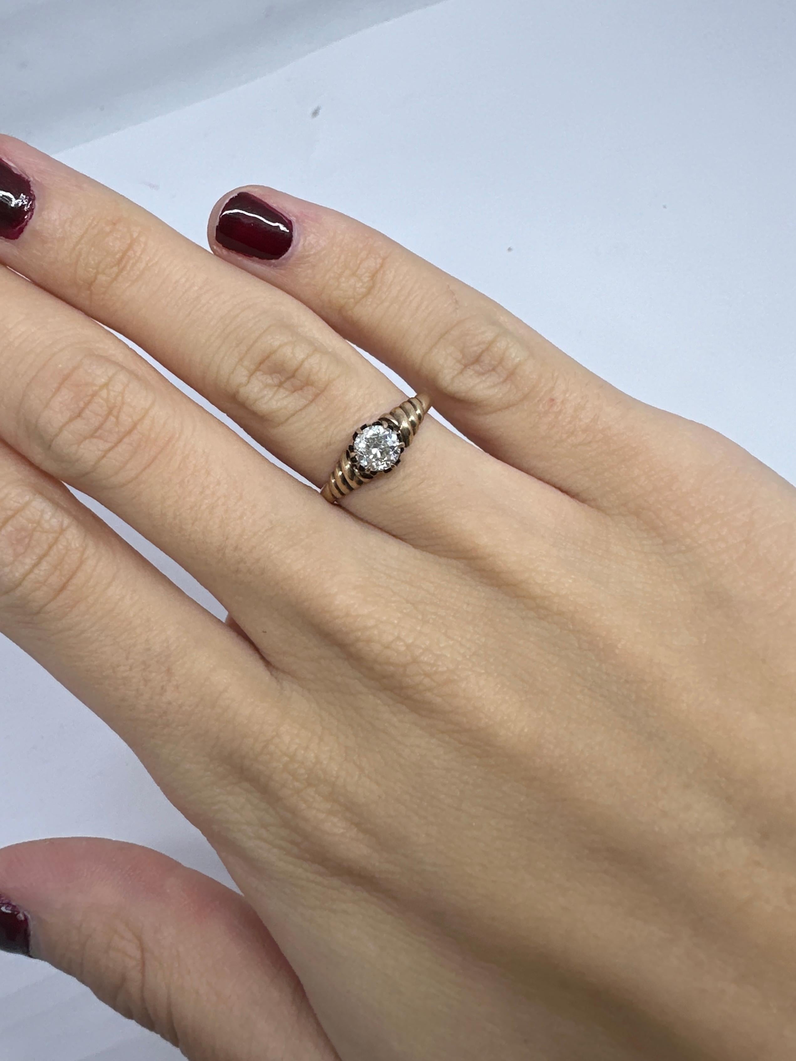 Victorian 0.54 carat Circular Brilliant Cut Diamond Antique Engagement Ring 1