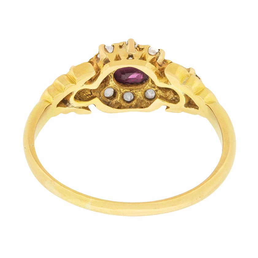 Victorian 0.55 Carat Ruby and Diamond Cluster Ring, circa 1900 In Good Condition In London, GB
