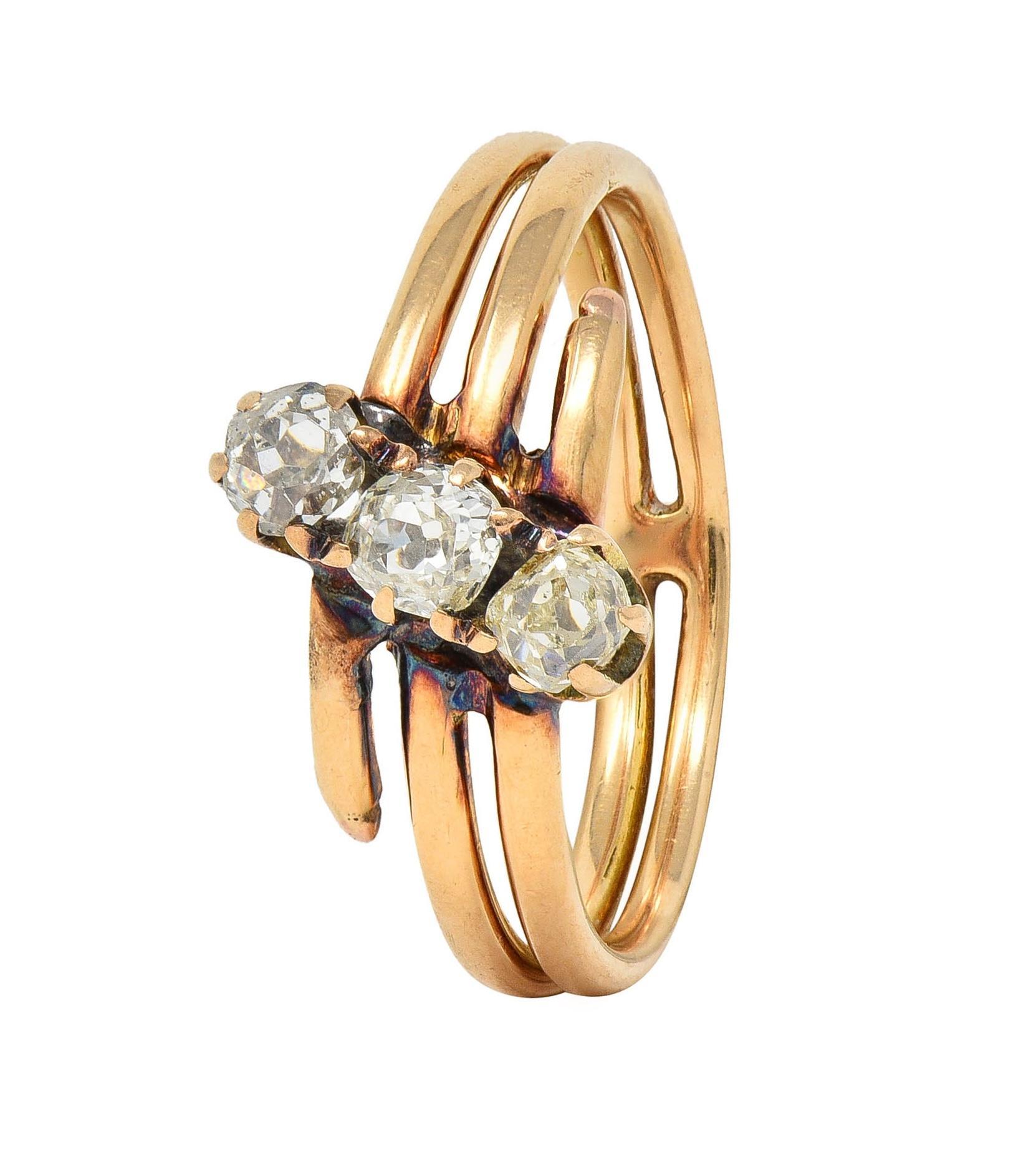 Anillo victoriano de oro de 14 quilates con tres piedras y 0,60 quilates de diamantes de minas antiguas en venta 5
