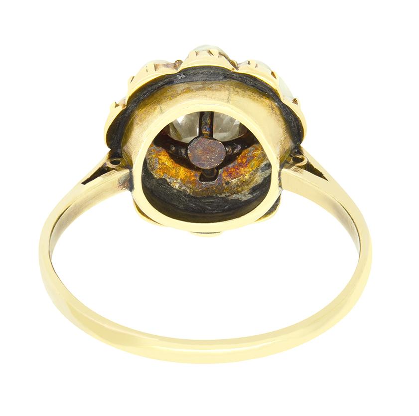 Viktorianischer 0,60ct Diamant- und Perlen-Cluster-Ring, um 1880 im Zustand „Gut“ im Angebot in London, GB