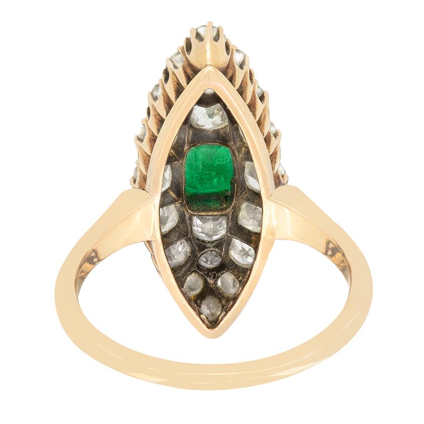 Viktorianischer 0,60ct Smaragd und Diamant Navette Ring, um 1880 im Zustand „Gut“ im Angebot in London, GB