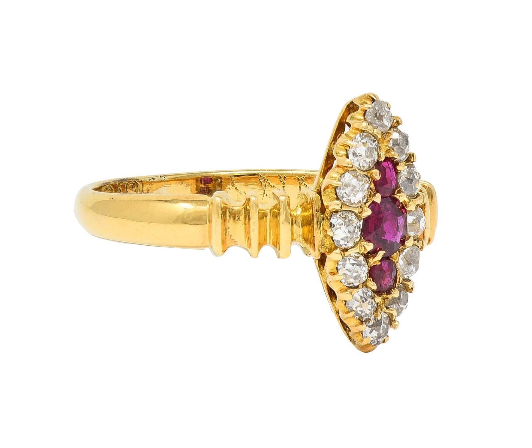 Victorien Bague navette victorienne ancienne en or jaune 18 carats avec diamants et rubis de 0,62 carat en vente