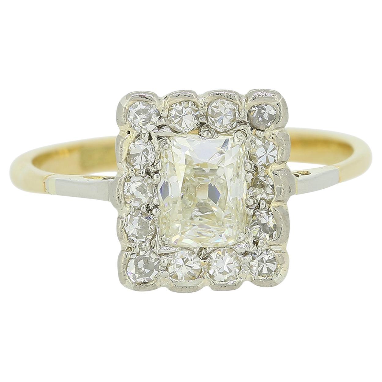 Anillo victoriano con racimo de diamantes talla antigua de 0.65 quilates