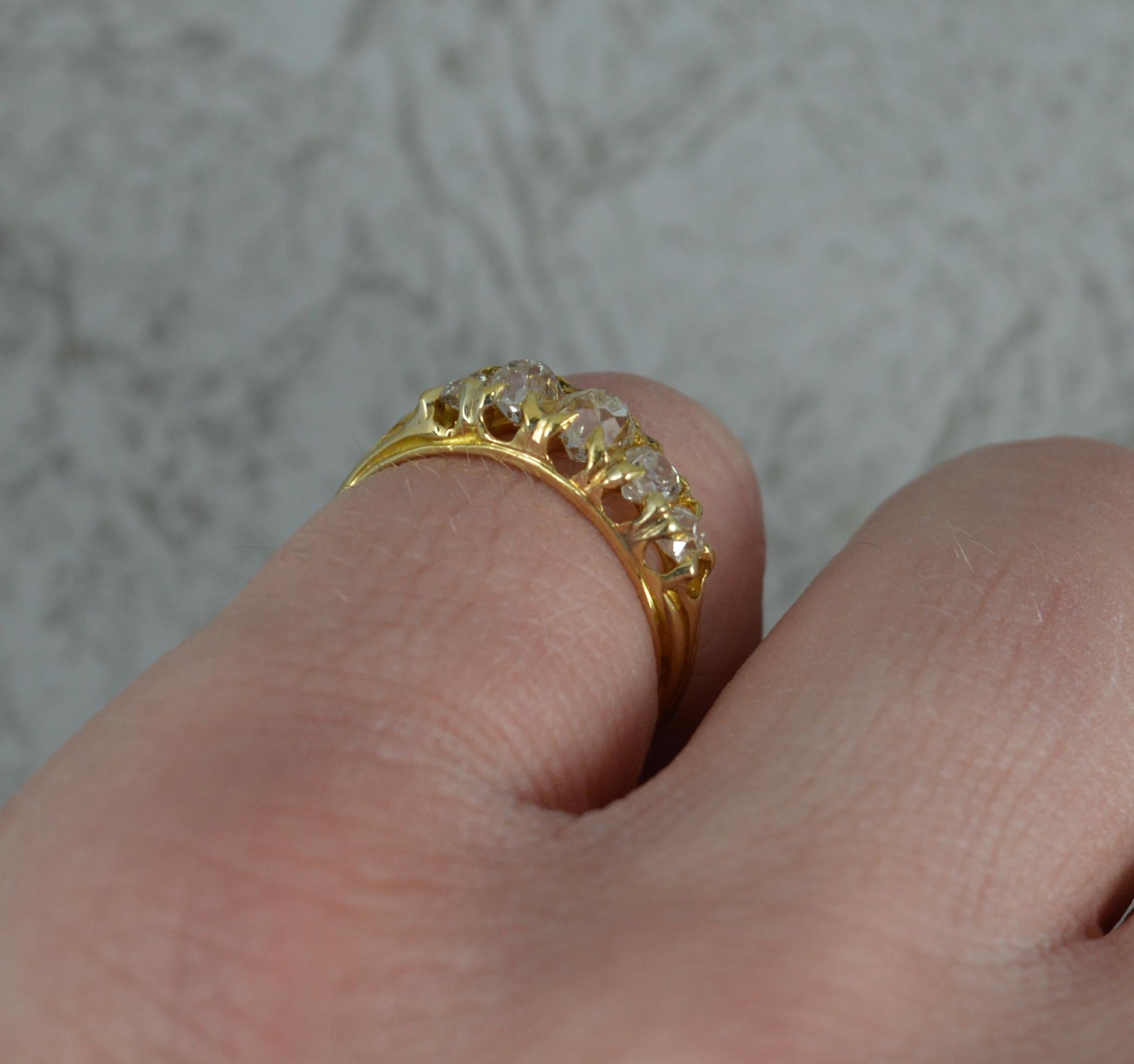 Viktorianischer 0,75 Karat Diamant im Altminenschliff 18 Karat Gold Fünf Steine Boot Band Ring im Angebot 2