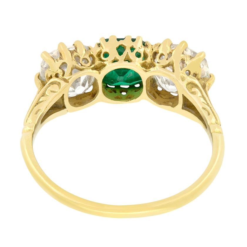 Anillo victoriano trilogía de esmeraldas y diamantes de 0,80 ct, c.1880 Victoriano en venta