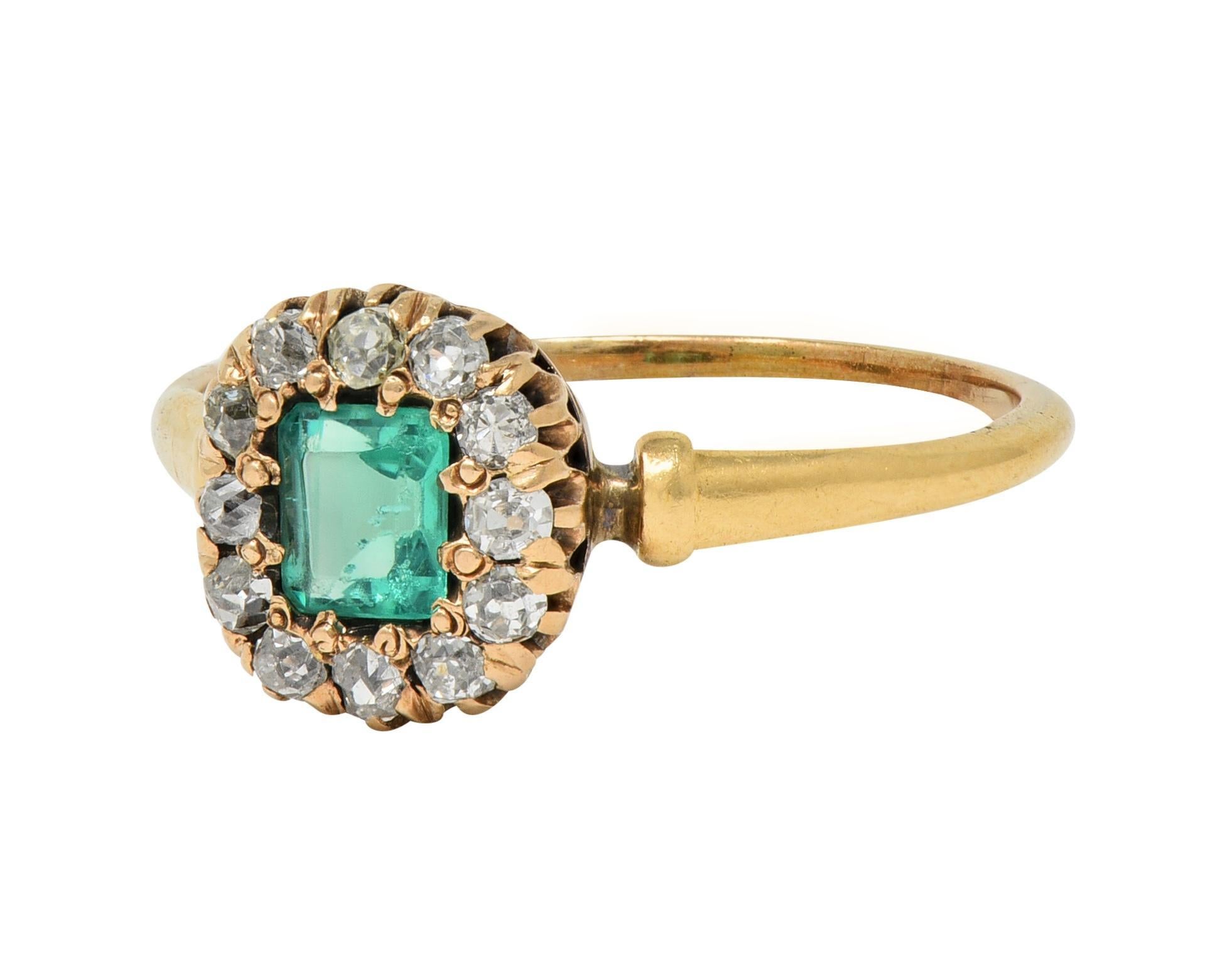 Victorian 0.82 CTW Emerald Diamond 14 Karat Yellow Gold Antique Halo Ring For Sale 2