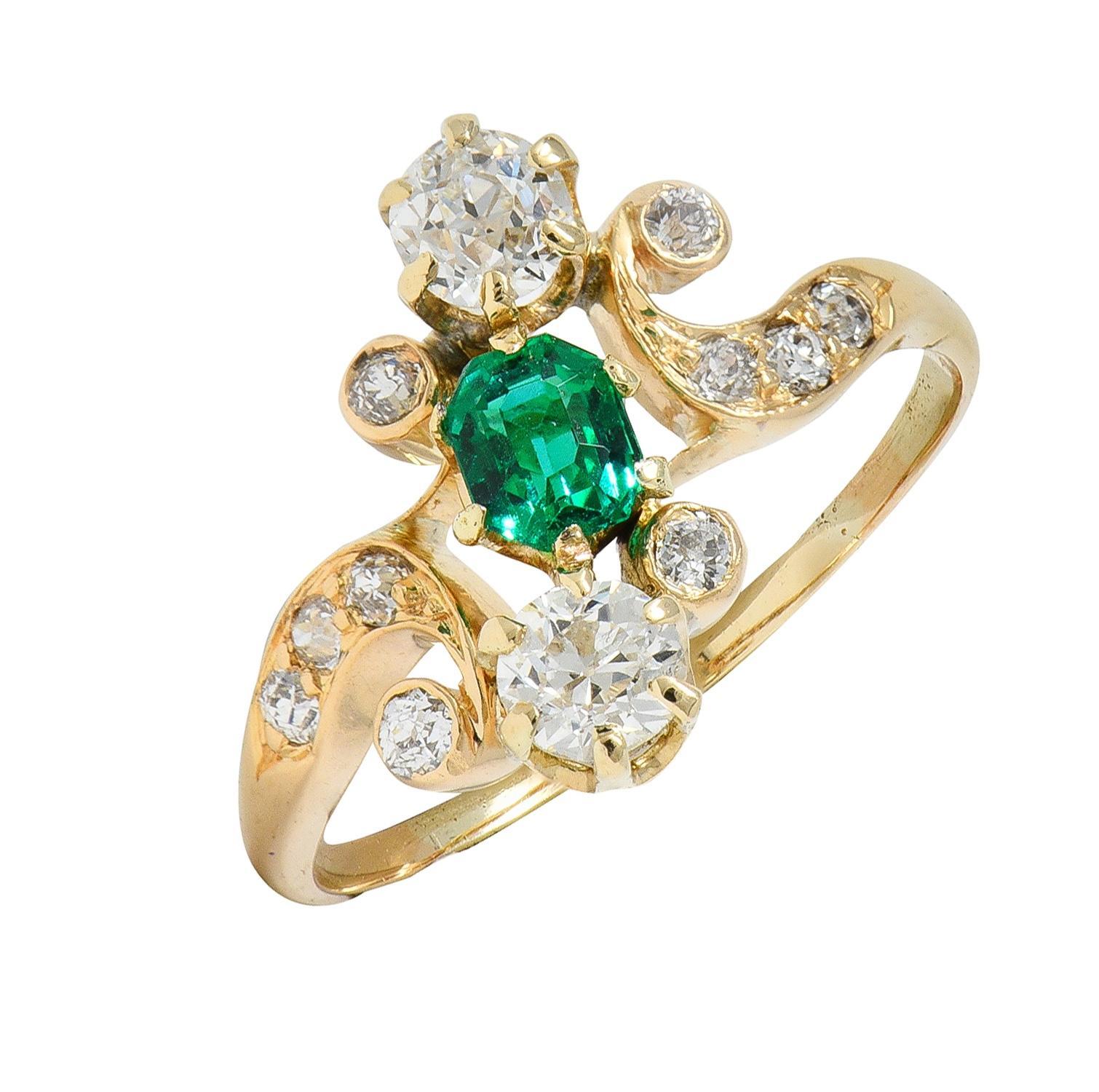 Taille émeraude Bague Victorienne 0.84 CTW Emeraude Diamant Or Jaune 18 Karat Antique Bypass en vente