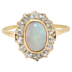 Bague victorienne en or jaune 14 carats avec opale cabochon et diamants 0,86 carat