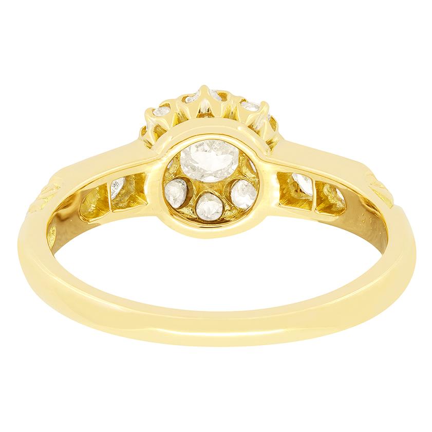 Victorian 0.90ct Diamond Daisy Cluster Ring, c.1869 In Good Condition For Sale In London, GB
