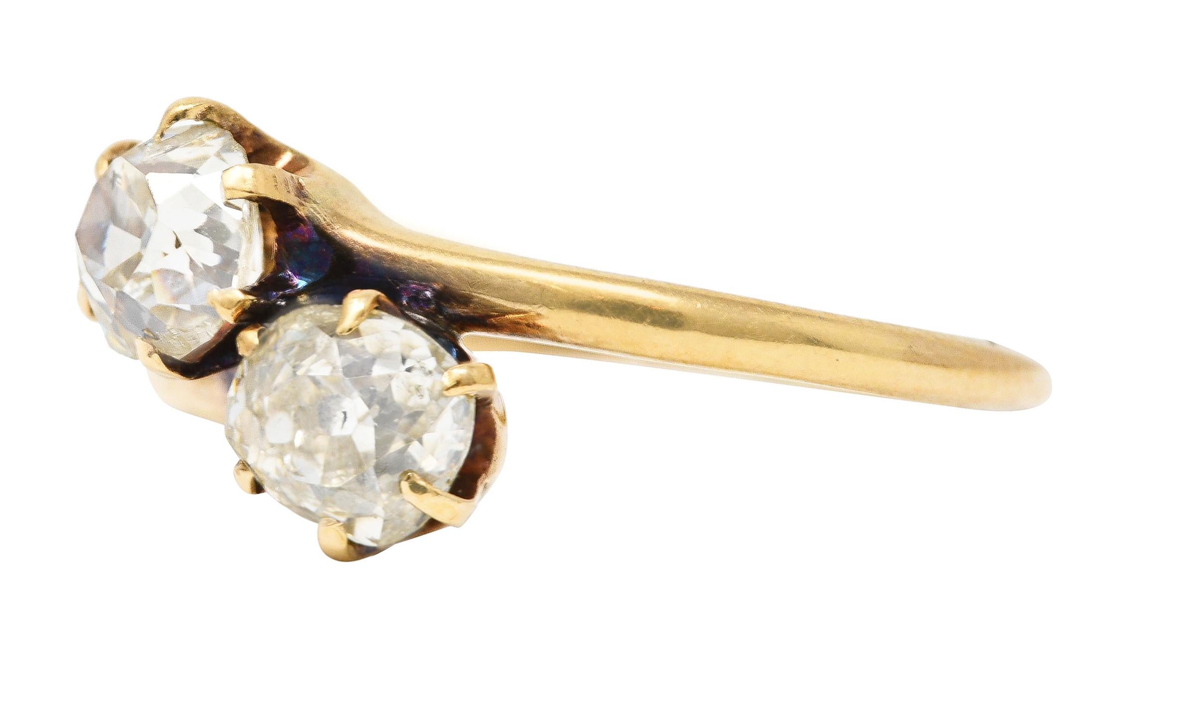 Bague victorienne Toi et Moi en or jaune 14 carats avec diamants taille vieille mine de 0,94 carat Excellent état - En vente à Philadelphia, PA