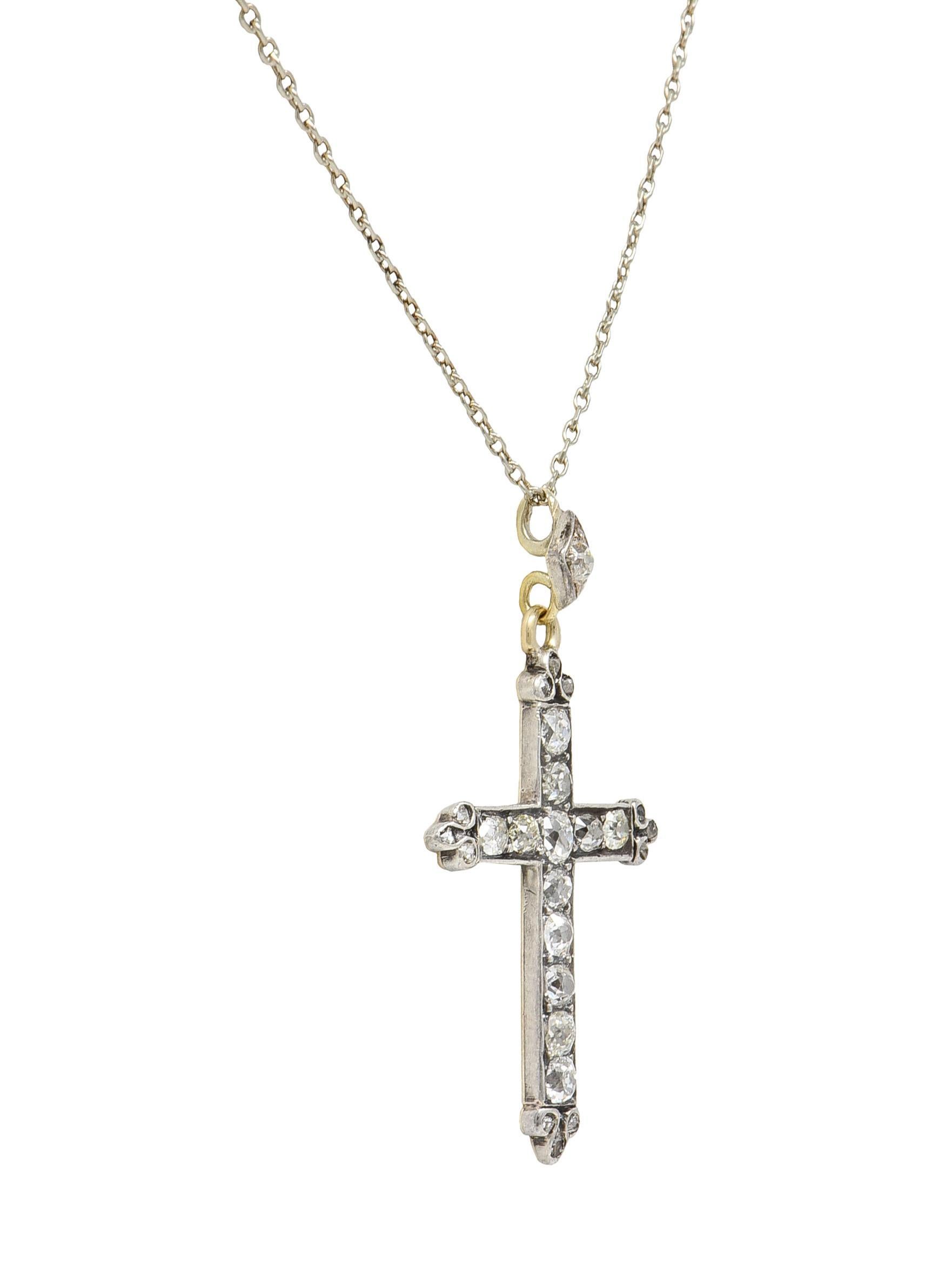 Victorian 0.95 CTW Old Mine Diamond Silver 14 Karat Gold Cross Pendant Necklace For Sale 1