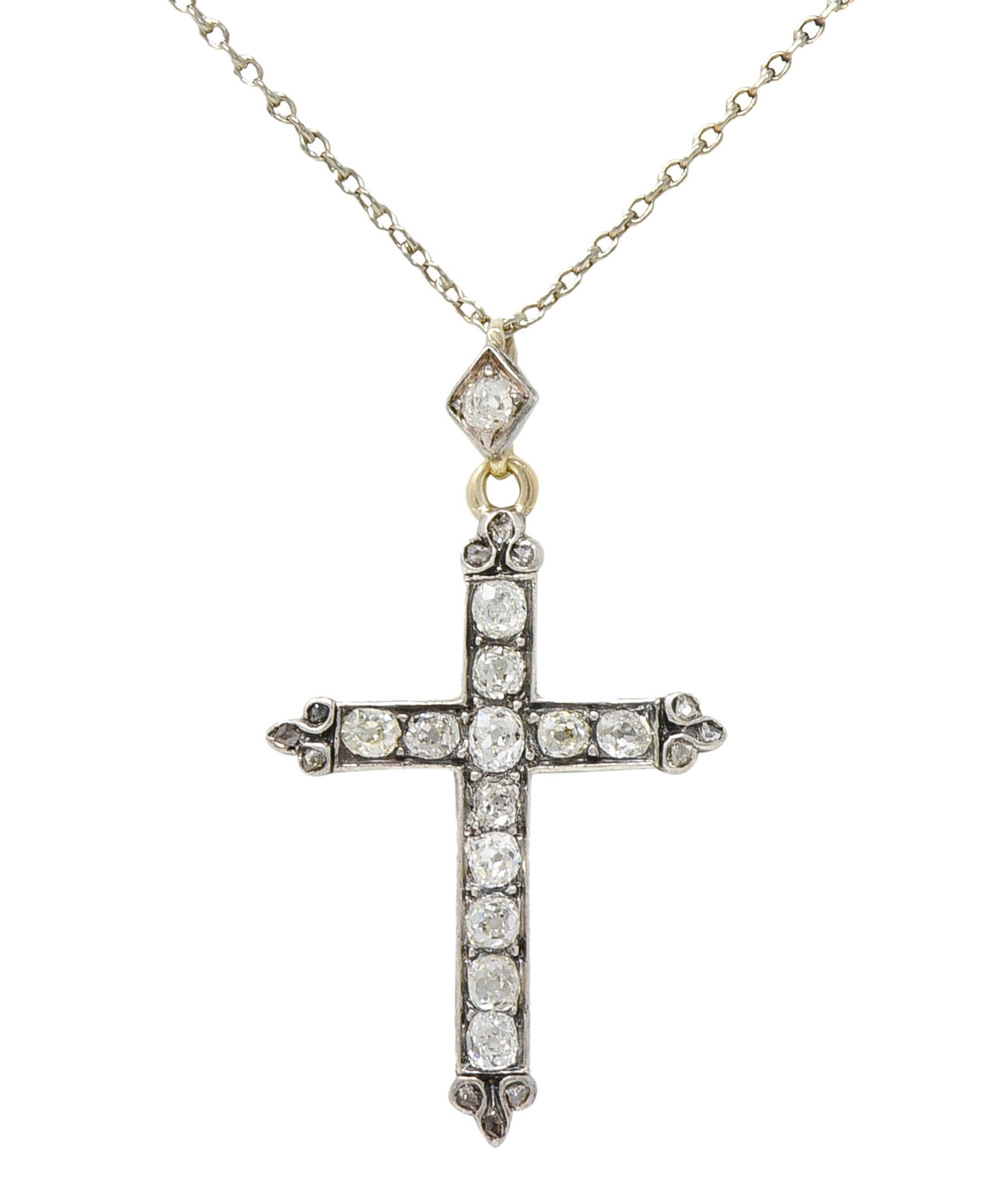 Victorian 0.95 CTW Old Mine Diamond Silver 14 Karat Gold Cross Pendant Necklace For Sale 2