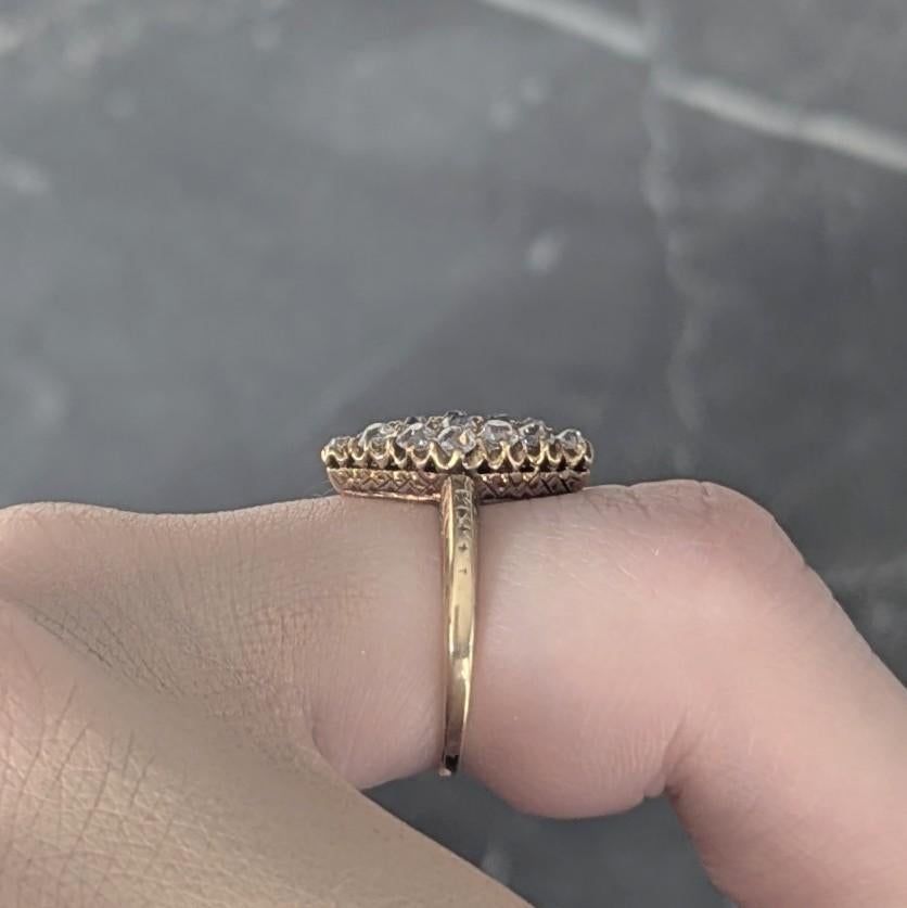 Bague navette victorienne ancienne en or jaune 18 carats avec diamants taille vieille mine de 0,96 carat en vente 3