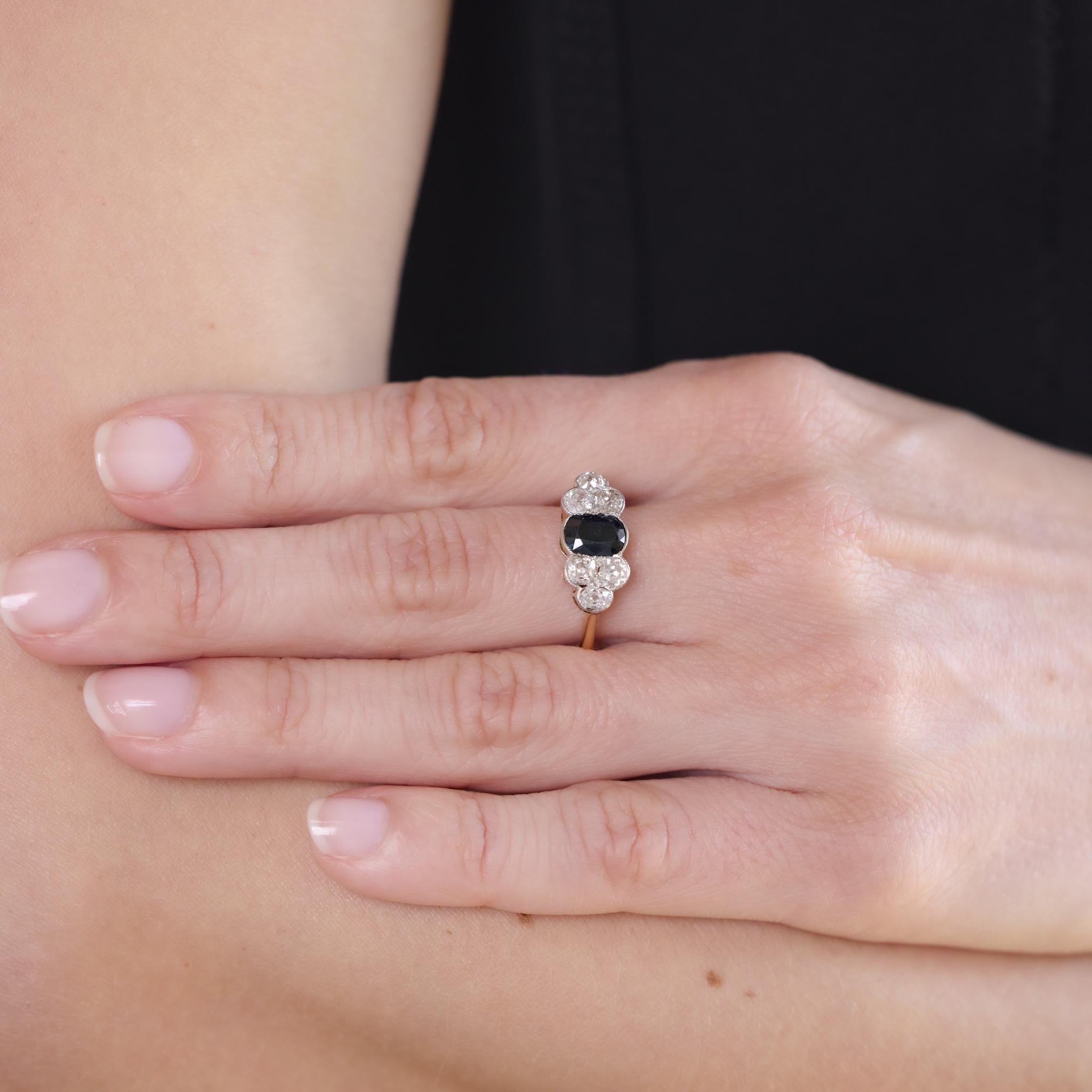 Taille coussin Bague victorienne en or jaune 18 carats avec saphir et diamant de 1 carat en vente