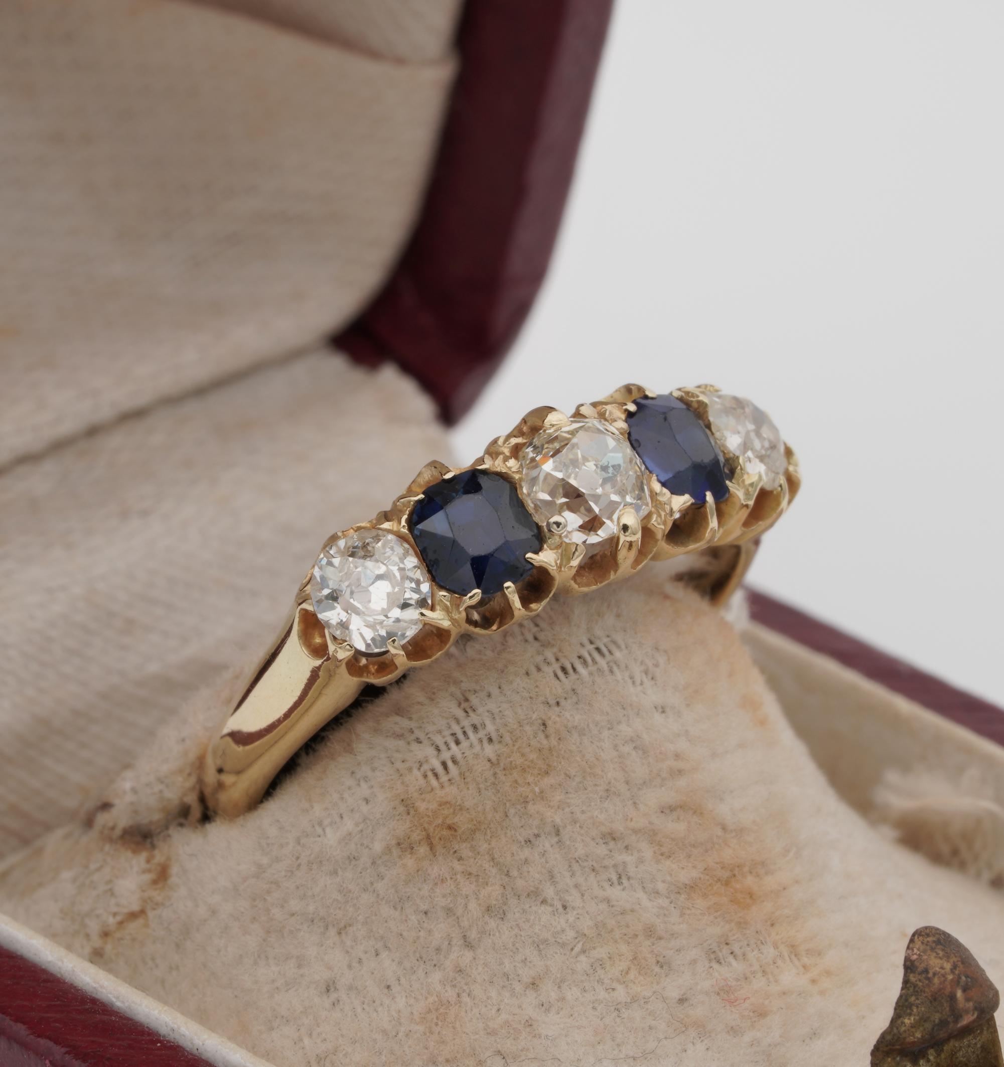 Victorian 1.0 Carat Old Mine Diamond 1.0 Carat Sapphire Five-Stone Ring In Fair Condition For Sale In Napoli, IT